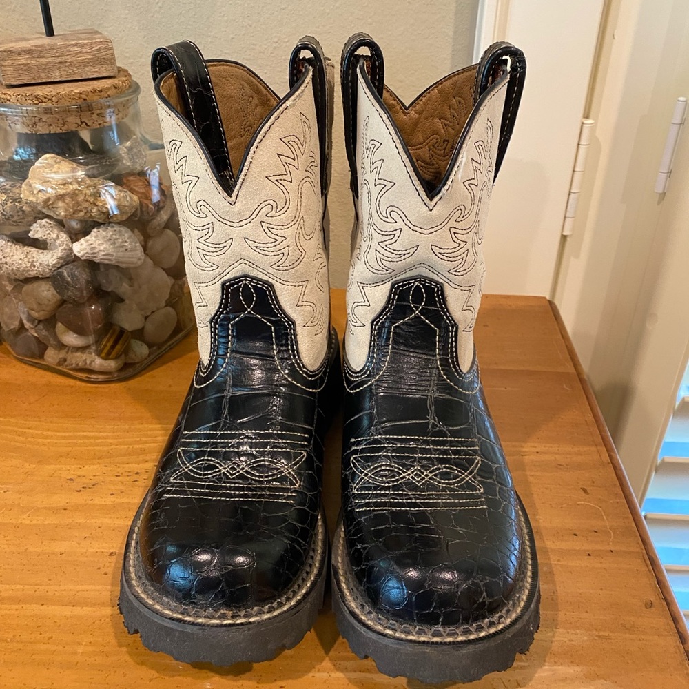 Ariat Fatbaby boots, like new!